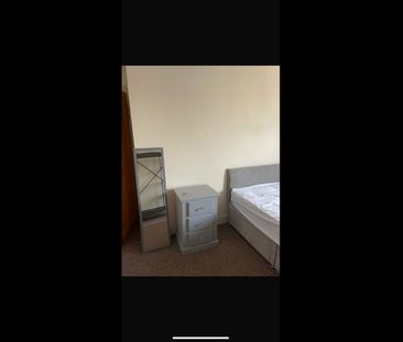 2 Bed Flat, Holborn Towers, LS6 - Photo 2