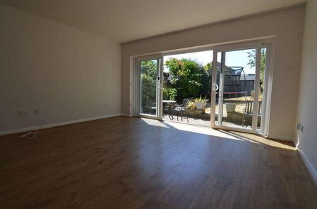 Old Farm Road East, Sidcup, DA15 - Photo 3