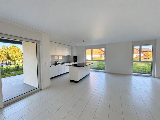 Magnifique appartement neuf de 4,5 pièces dans un cadre verdoyant - Photo 1