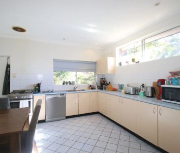 176 Sydney Street, Willoughby. - Photo 2