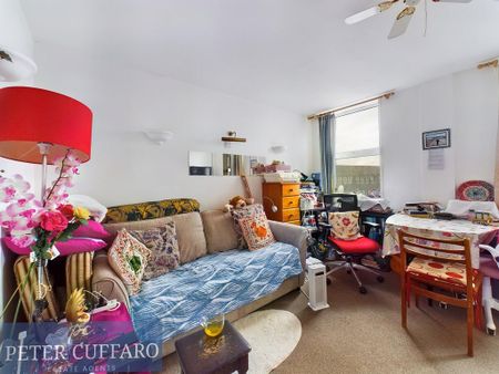 1 bedroom apartment to rent - Photo 2