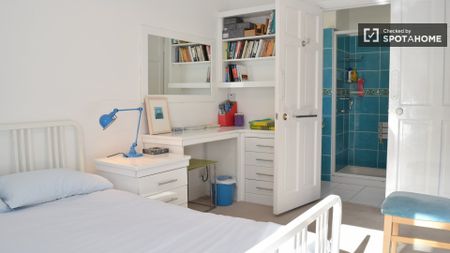 Equipped room in 3-bedroom house in Rathgar, Dublin - Photo 2