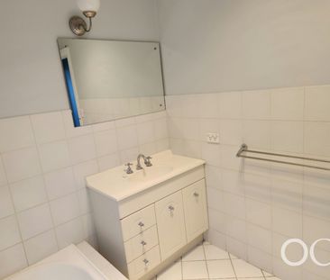 Open the Door To Modern Comfort and City Convenience - Photo 3