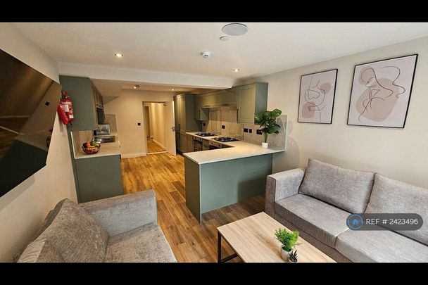 7 bedroom terraced house to rent - Photo 1