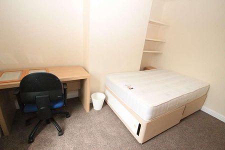 Victoria Terrace, - Bed, LN1 - Photo 2