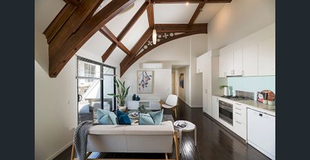 Heavenly sanctuary of space and style in a boutique conversion - Photo 2