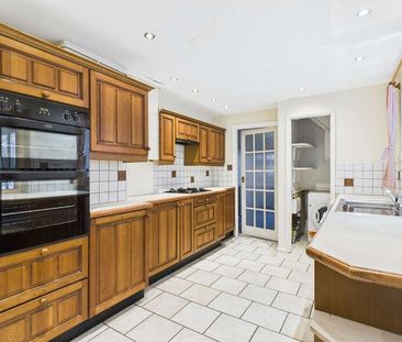 Ashley, Ascot Road, Holyport, Maidenhead, Berkshire, SL6 - Photo 5