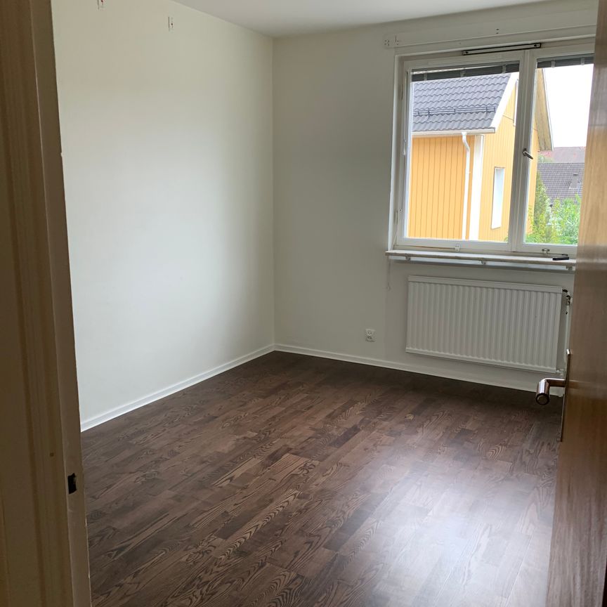 Kapellgatan, Katrineholm - Photo 1