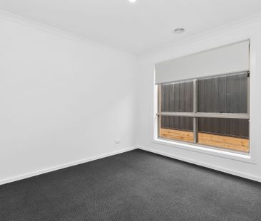 Luxury Living in a Peaceful Family Estate - Photo 5