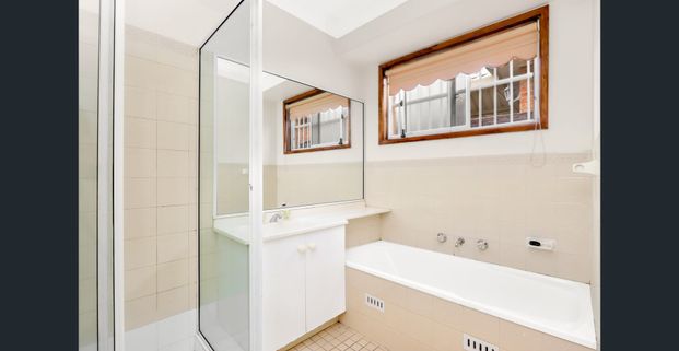 BEAUTIFUL HOME AT CONVENIENT & QUIET LOCATION! - Photo 1