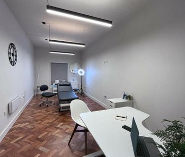 Mixed use to rent - Photo 2