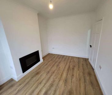 Luton, LU2 - Photo 2