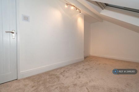 4 bedroom terraced house to rent - Photo 5