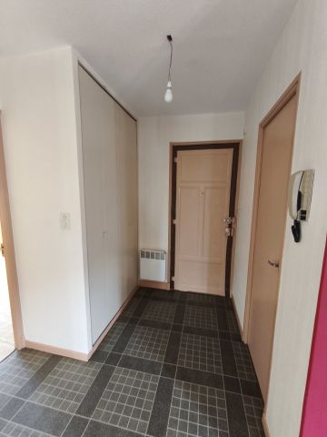 Location Appartement 2 pièces 45m² ESPALION 12500 - Photo 5