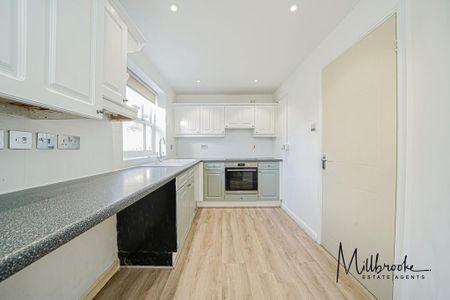 3 bedroom detached house to rent - Photo 5