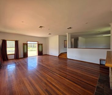 Breathtaking Valley Views – Peaceful Family Living - Photo 3