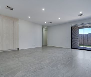 Stunning Family Home! - Photo 1