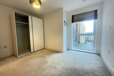 The Embankment - Photo 3