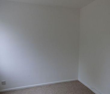 2 bedroom bungalow to rent - Photo 2