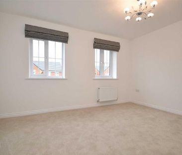 4 bedroom detached house to rent - Photo 3