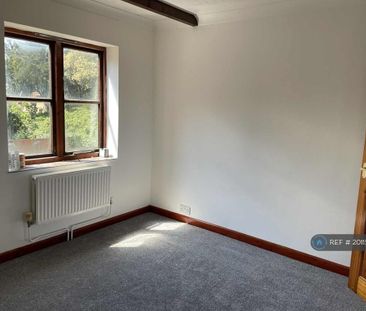 2 bedroom semi-detached house to rent - Photo 3