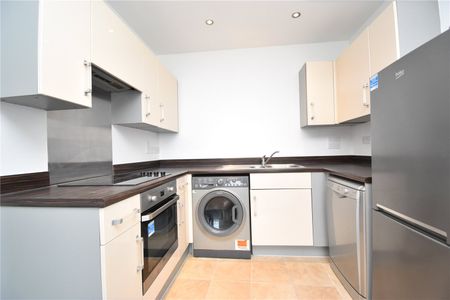 De Grey Road, Colchester, Essex, CO4 5TZ - Photo 2