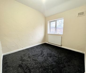 3 Bedroom House - Mid Terrace To Let - Photo 6