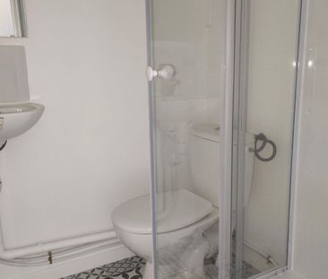 Location Appartement 1 pièce 12m² BARENTIN 76360 - Photo 1