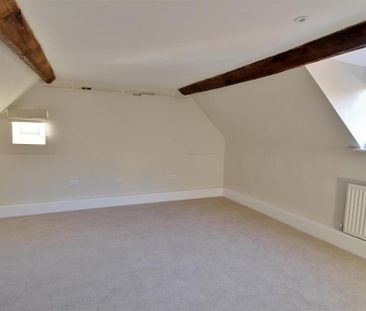 4 bedroom maisonette to rent - Photo 2
