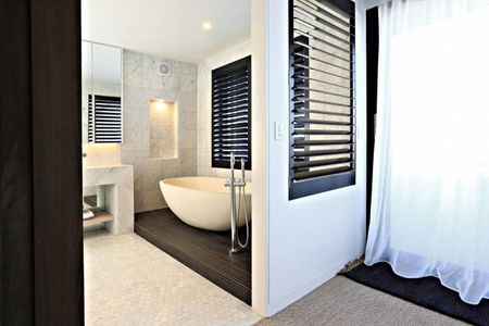 Modern Beachside Luxury - Photo 5