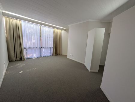 Modern One Bedroom Unit - Photo 2