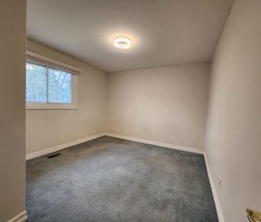 For Lease - 3 Cabot Court Unit# Main, Aurora, Ontario - Photo 6