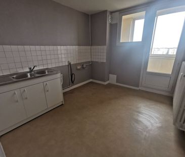 Location appartement T4 71.80m² à Reims (51100) Loyer CC * : 564.69... - Photo 5