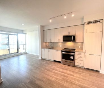 For Lease - 4055 Parkside Village Drive Unit# 2219, Mississauga, On... - Photo 6