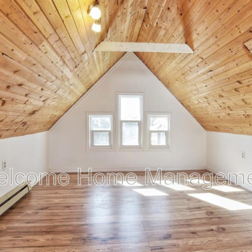 $750 / 1 br / 2 ba / Spacious Home with Urban Charm - Photo 1