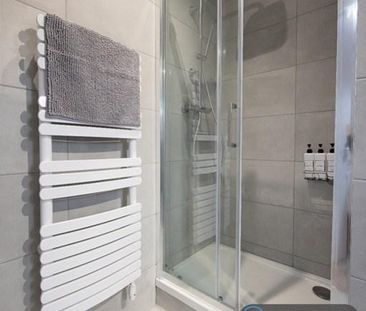 3 bedroom flat to rent - Photo 1