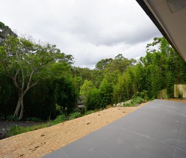 Private, convenient, high side house - Photo 4