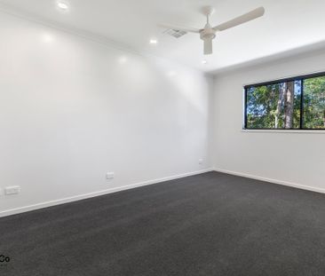 ELEGANT 4BED TOWNHOUSE WITH DUCTED AIR CONDITIONING - Photo 5