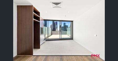 Freshly Updated 2 bedroom PLUS Study apartment - Riverside Living with Stunning City Views - Photo 4