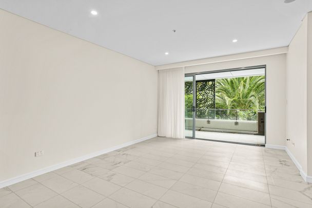 Sole-Water Front Luxury Living With Water Views - Photo 1