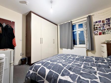 Terraced house to rent - Photo 4