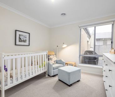 Beautiful Family Home in Peninsula Sands Estate - Photo 6