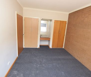 Easy Living - Photo 1