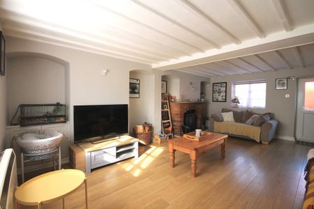 3 bedroom cottage to rent - Photo 3