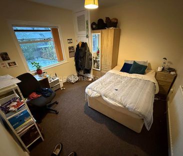 6 bedroom terraced house to rent - Photo 3