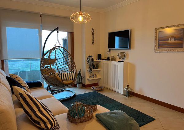 T2 na 1º linha da Praia da Barra com terraço vista mar!