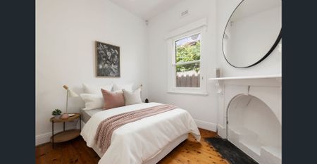 3 Bedroom Abode, Footsteps from the Beach - Photo 2