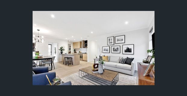 SIMPLY STUNNING 4 BEDROOM HOME IN GREAT LOCATION! - Photo 1