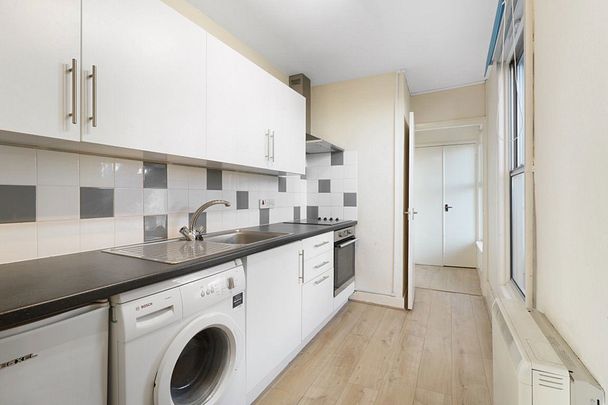 A 1 Bedroom Flat in Leckhampton GL53 0JB - Photo 1