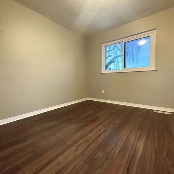 Welcoming 2 Bedroom Upper Unit in Letitia Heights — Main - Photo 1